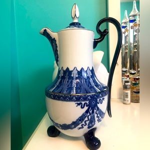 Bombay Coffee pot/tea rosette nwot